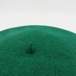 Béret Vert En Laine Mérinos - Le Béret Français -Mode Vêtement Magasin beret vert en laine merinos le beret francais 3